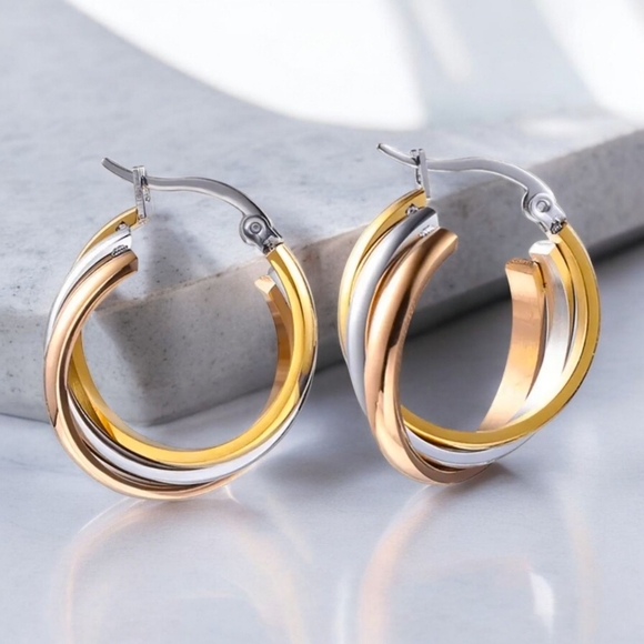 🆕️Tri-Color Overlapping Triple Hoops 18K Gold Plated Stainless Steel Earrings - Picture 1 of 11